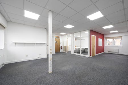 2 Penta Court, Borehamwood, Office To Let - 679121d0baab51238026 2.jpg