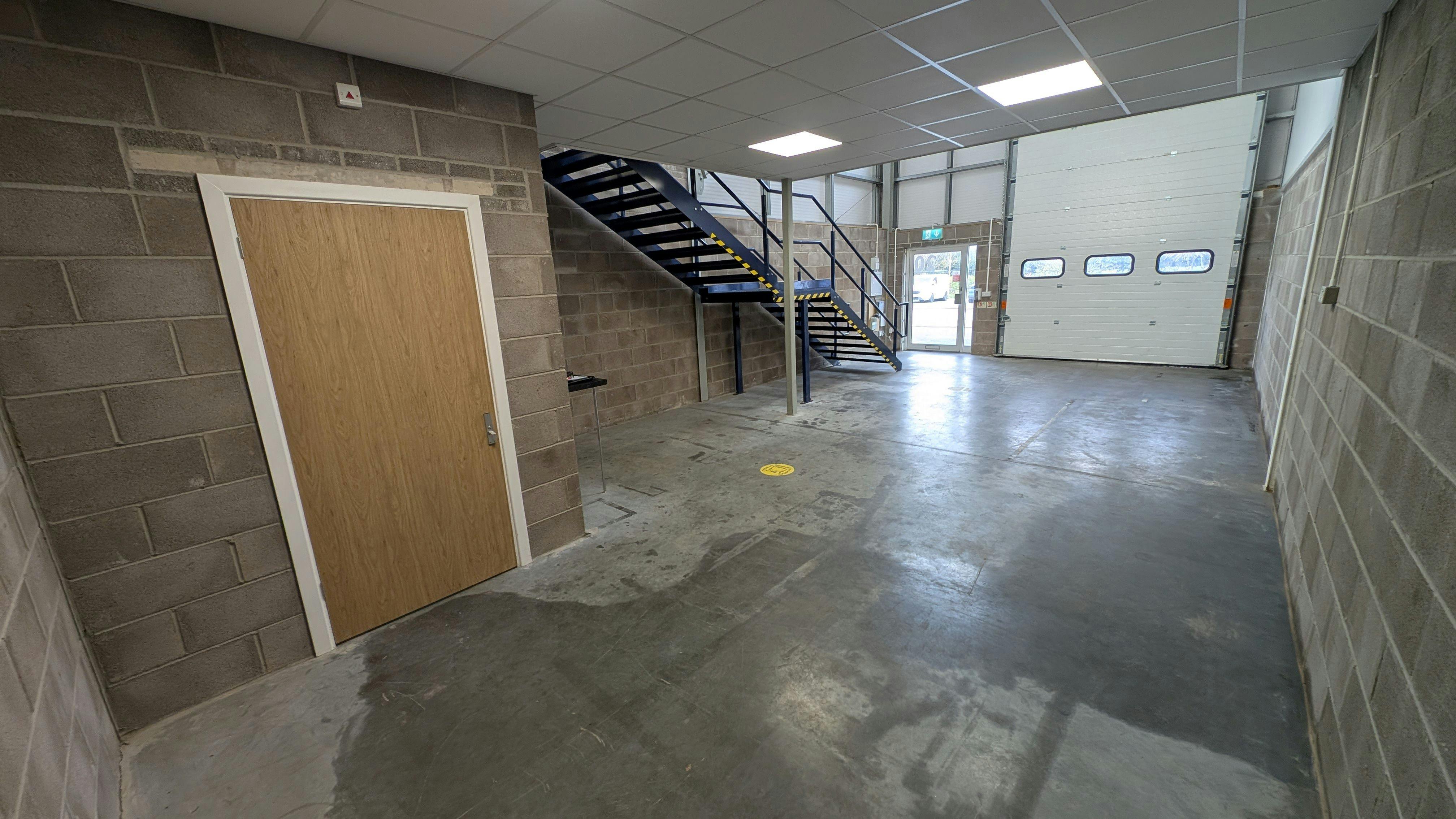 Industrial Unit in Southampton - photo 2