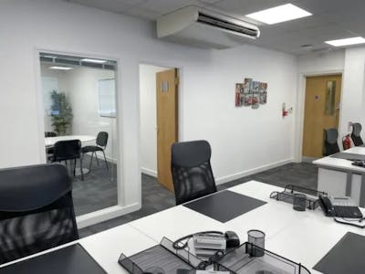 2 Bath Place - Office 3.1, London, Serviced Office To Let - img2-640x480.jpg