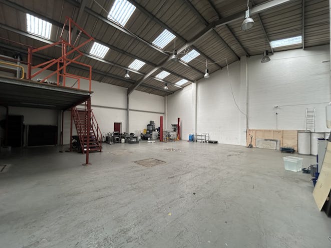 Unit 18, Alton, Warehouse & Industrial To Let - IMG_7911.jpg