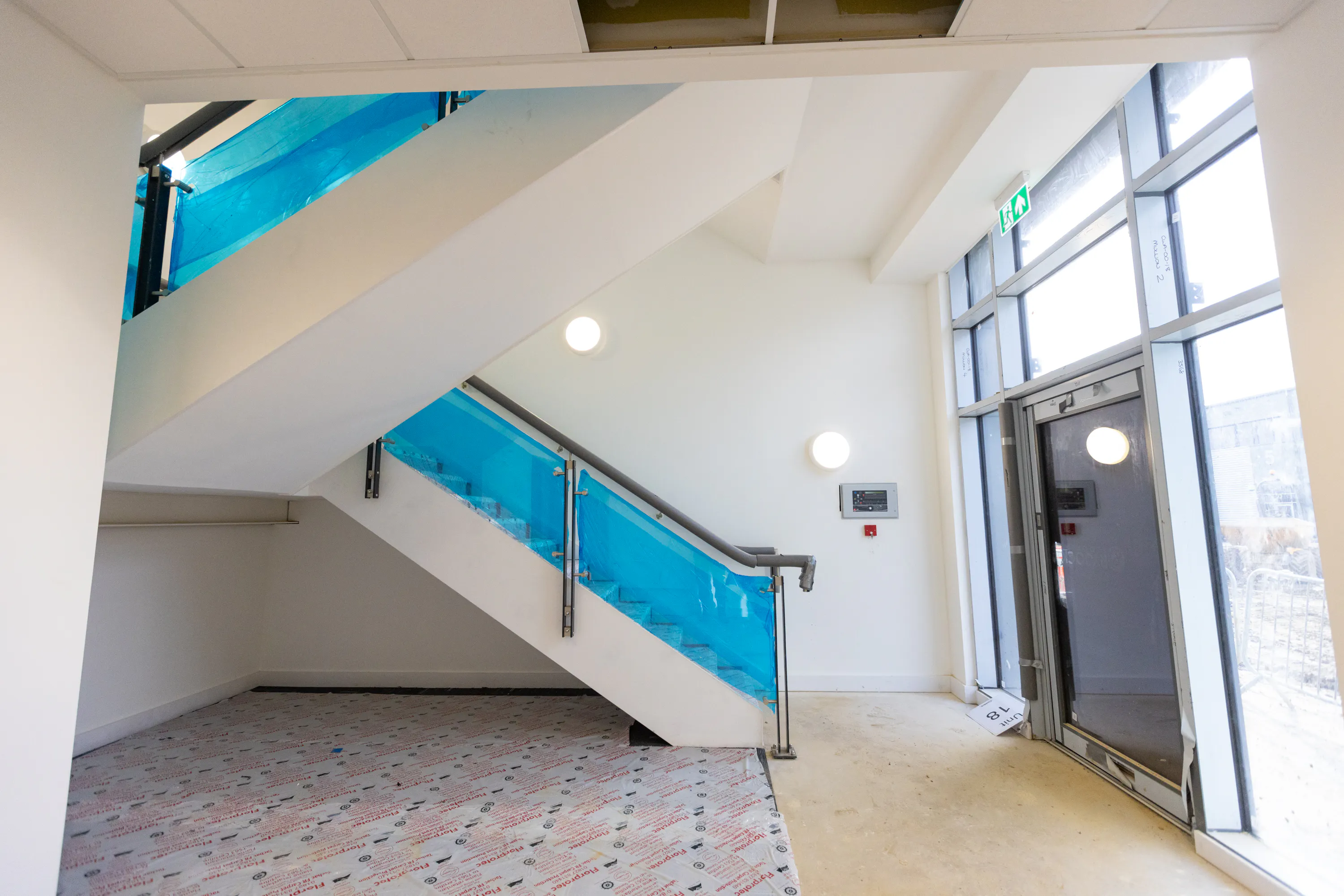 Unit  2, 3, 4, 9, 10 & 19 T45, Aire Valley Road, Leeds, West Yorkshire, LS9 0AA