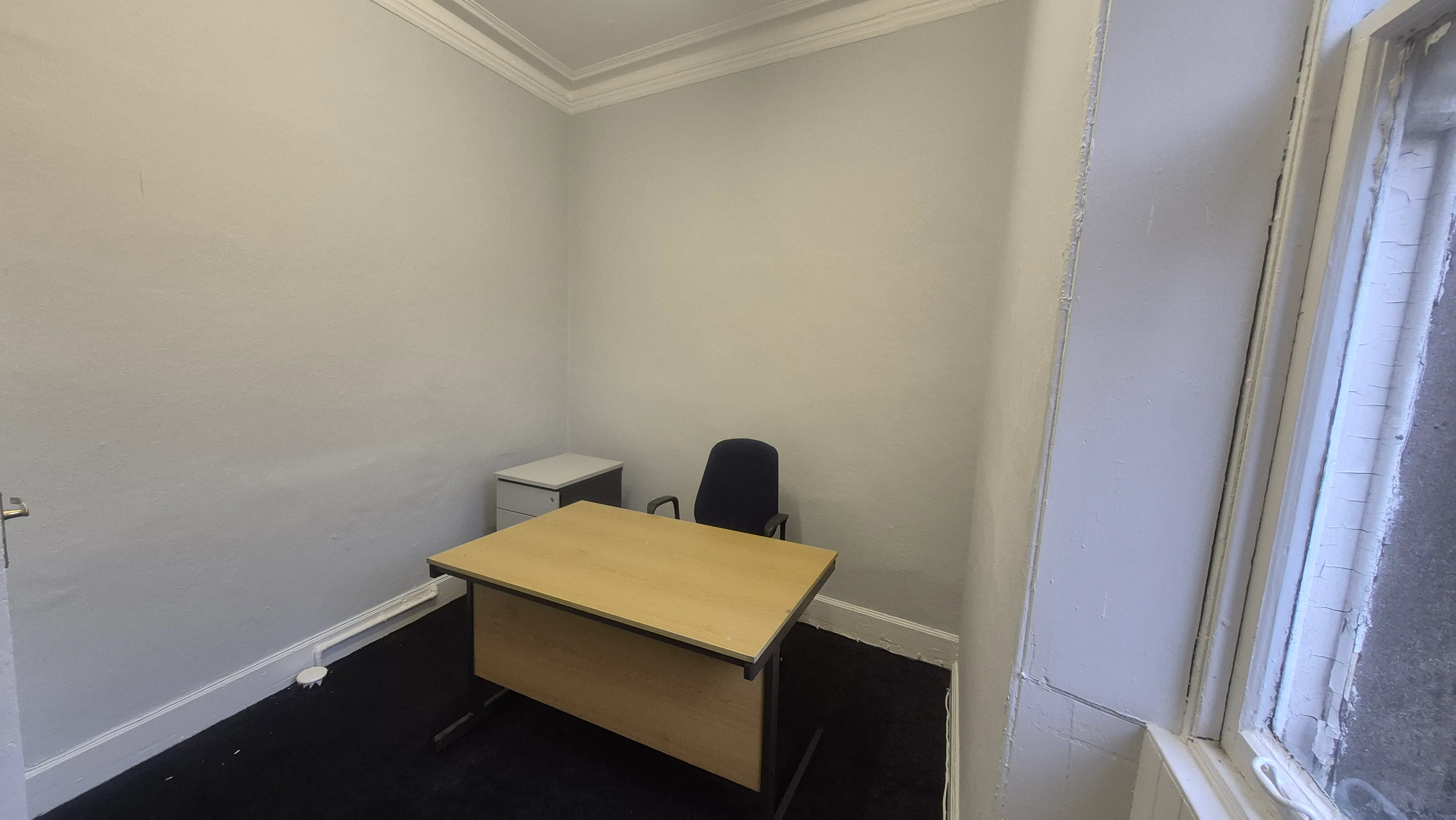 28 High Street, Paisley, Offices To Let - 20260127_121001.jpg