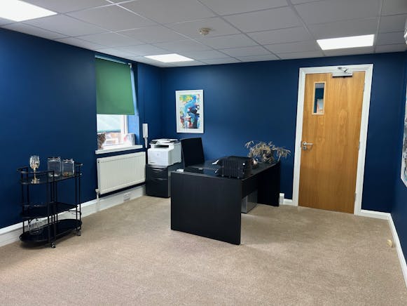 33 High Street, Ascot, Offices / Retail For Sale - 44.jpg