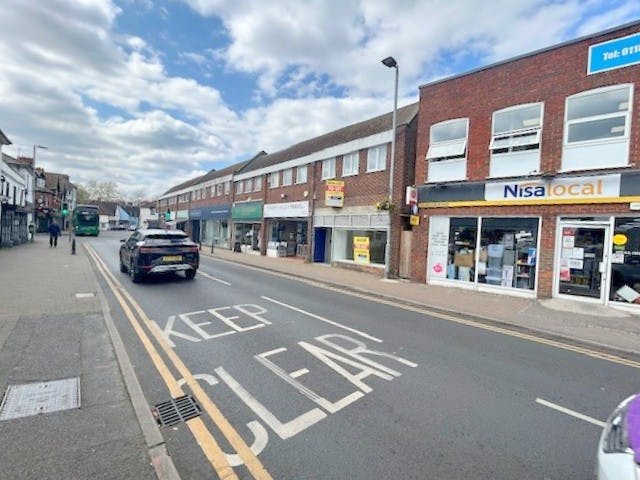 15 London Road, Twyford, Retail To Let - Main frontage ii.jpg