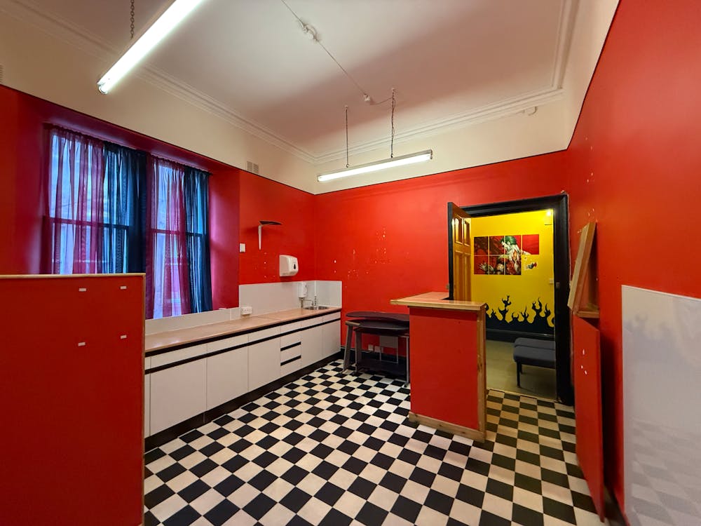 11 Queensgate - IMG_5432.JPG