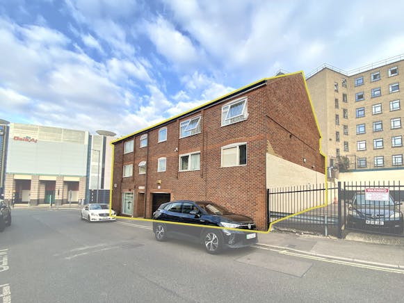 Crown Court, 17 & 19  New Bedford Road, Luton, Investment/Development For Sale - IMG_1732 copy.jpg
