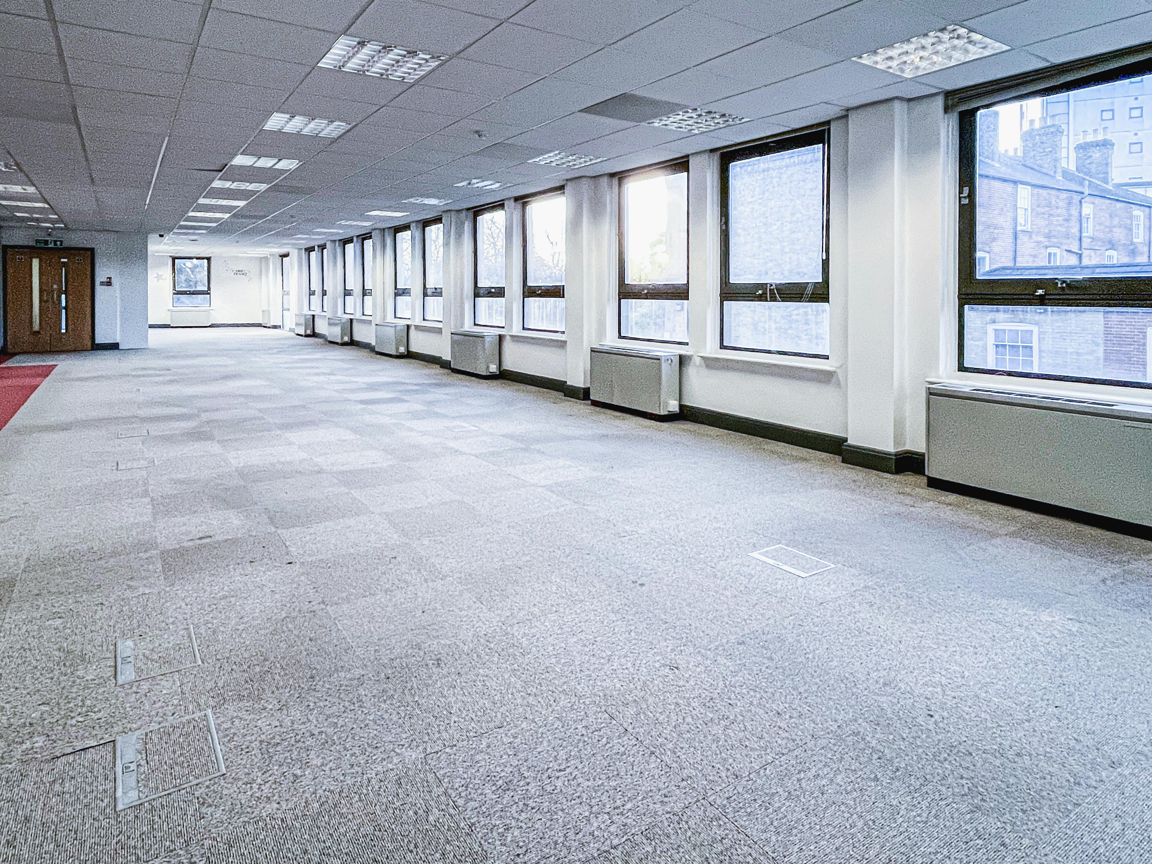 Office in Southampton - photo 2