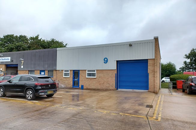 Unit 9 Silverwing Industrial Estate, Horatius Way, Croydon, Industrial To Let - Unit 9