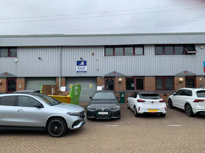 Unit 11  The Metro Centre, Watford, Light Industrial / Warehouse To Let / For Sale - IMG_0347 -1.jpg