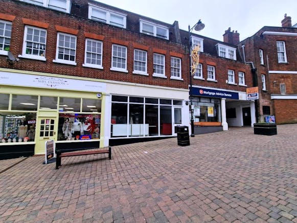 2B Church Street, Basingstoke, Retail To Let - 20241211_111243.jpg