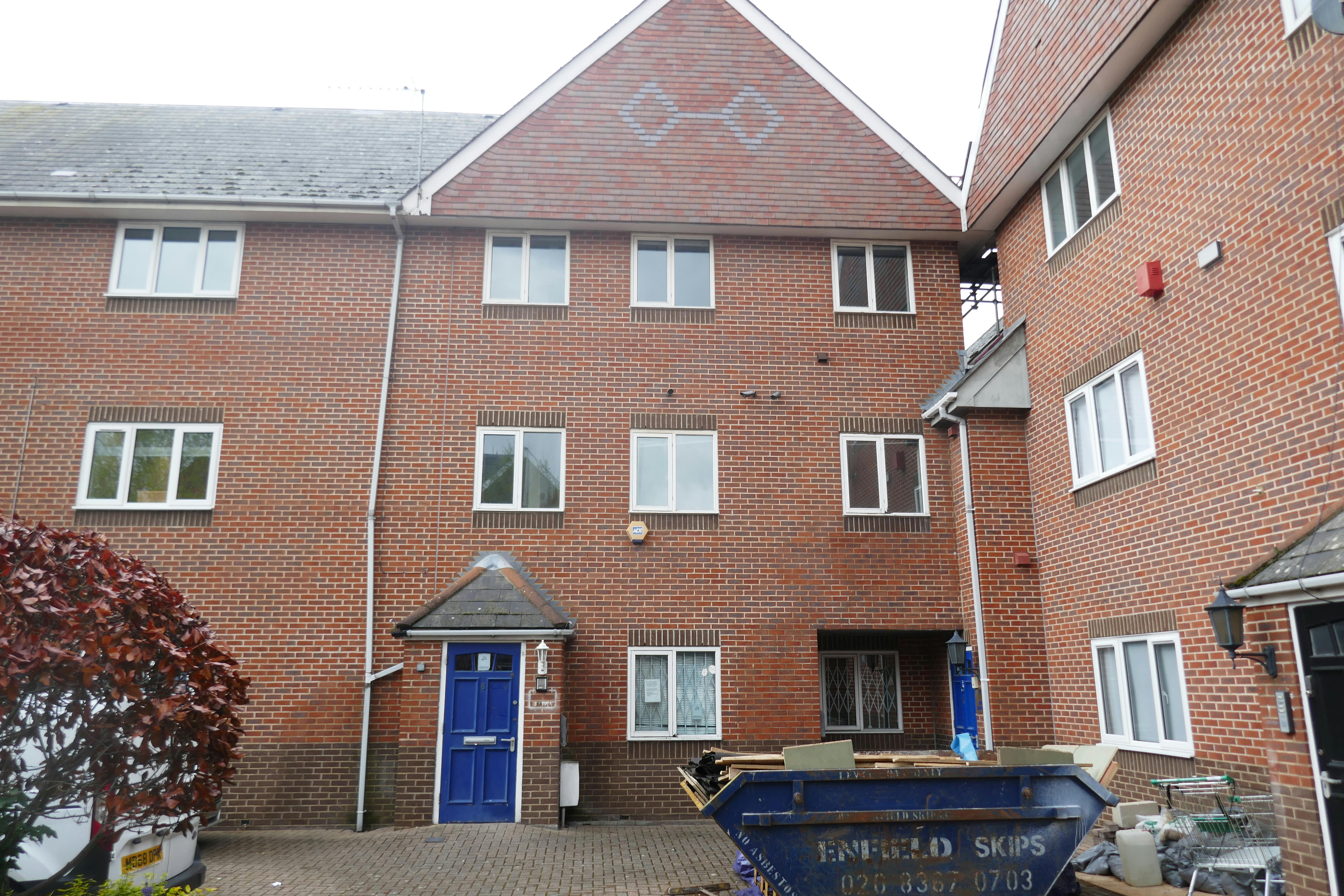 8 Regent Gate, Waltham Cross, Offices To Let - P1020651.JPG