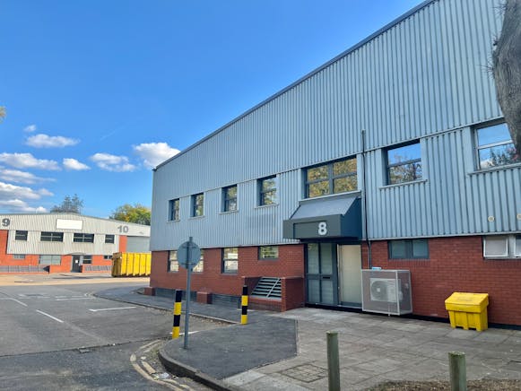 Unit 8 Airlinks Industrial Estate, Heston, Heathrow To Let - Personnel 2.jpg