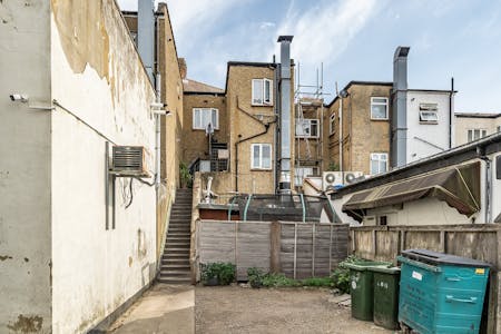 20 North Parade, Edgware, Residential / Retail For Sale - 13122246685588ba0b9e7ARW.jpg