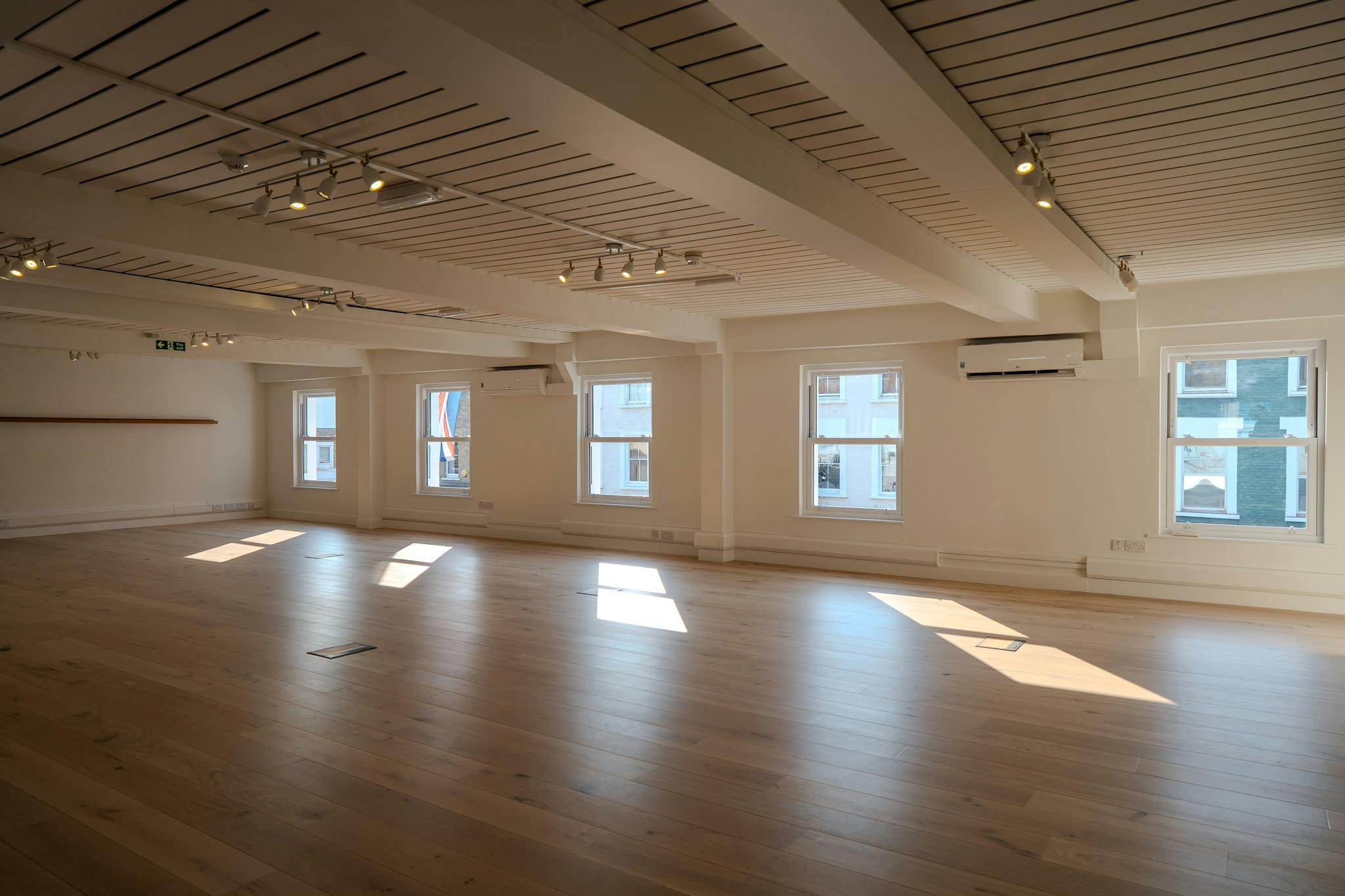 First floor office, 591-593 Kings Road, Fulham, Office To Let - DSC00117 194415.jpg