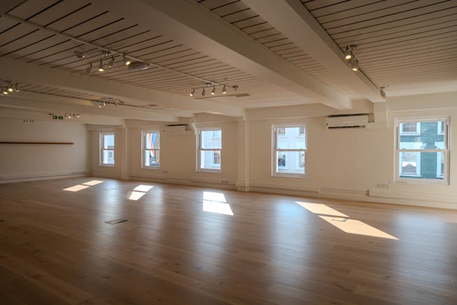 First floor office, 591-593 Kings Road, Fulham, Office To Let - DSC00117 194415.jpg