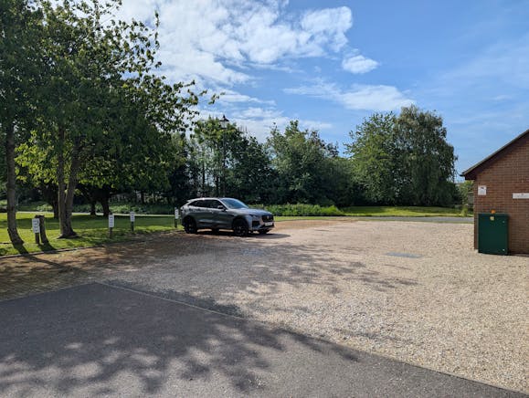 5/7 Sussex Business Village, Barnham, Office To Let - PXL_20260521_085347118.jpg