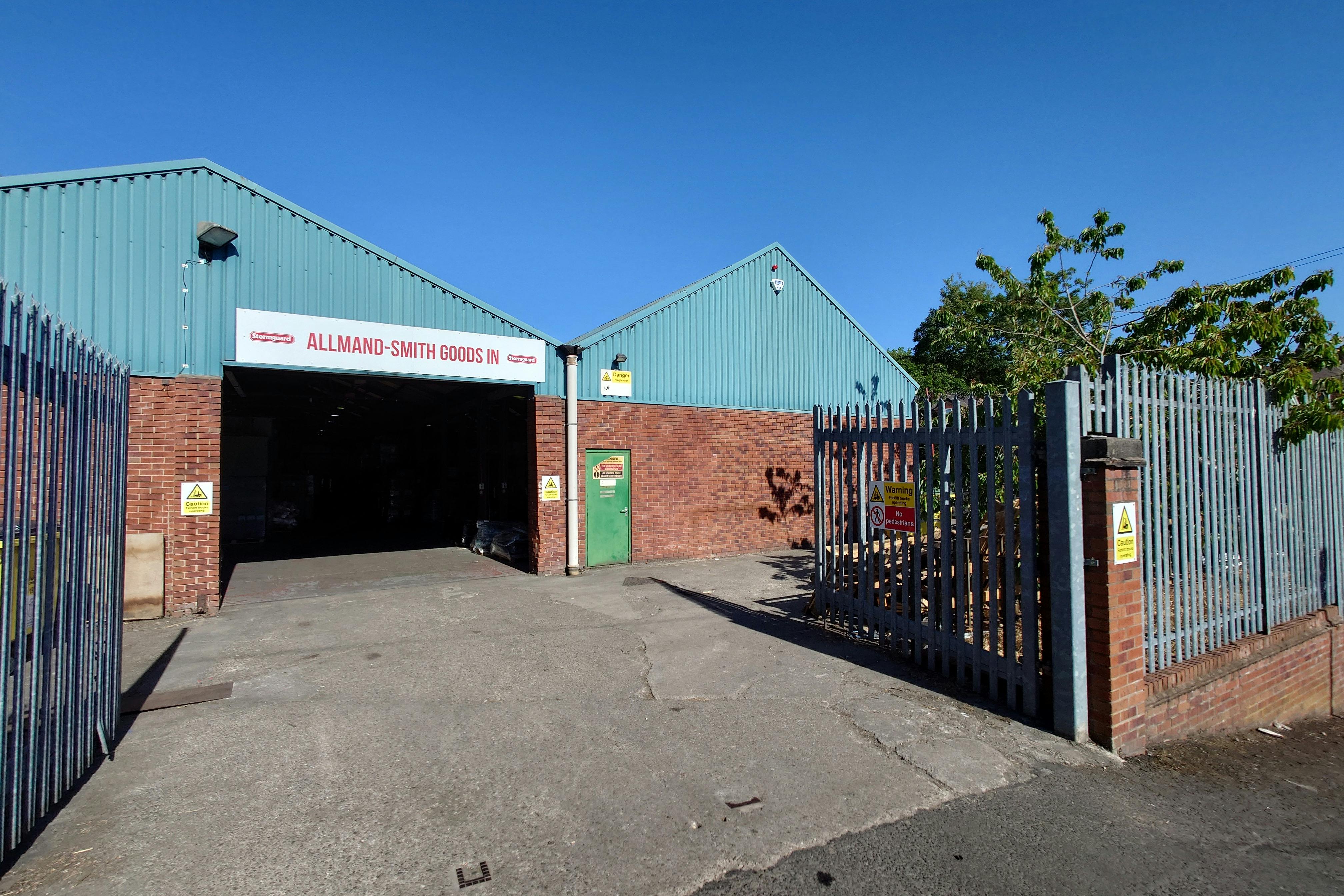 Clowes St, Macclesfield, Industrial To Let - 20250523_090121.JPG