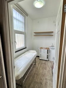 118 Goldhawk Road, London, Retail To Let - a46192a5-e001-409a-83c5-1eae1ea6bcea.jpg
