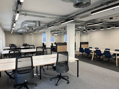 71 Kingsway, London, Office To Let - desks.jpg