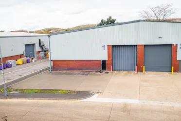 Unit 1 Airlinks Industrial Estate, Heston, Industrial / Warehouse To Let - 1.jpg - More details and enquiries about this property