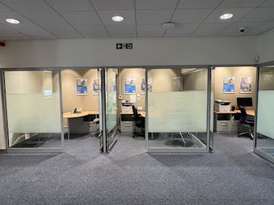 Halifax, Yeovil, Office / Retail To Let - IMG_1422.JPG