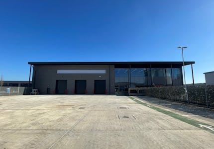 690 Stirling Road, Slough, Industrial / Warehouse To Let - Screenshot 20251218 142540.png