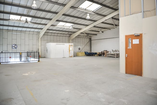 Unit 1 Apex Industrial Estate, London, Industrial / Warehouse To Let - 4.jpg