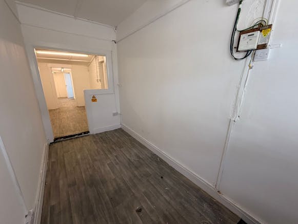 Left Side 97 High Road, Benfleet, Office / Retail To Let - 8395d9b9-4078-4848-9288-78a48687d55f.JPG