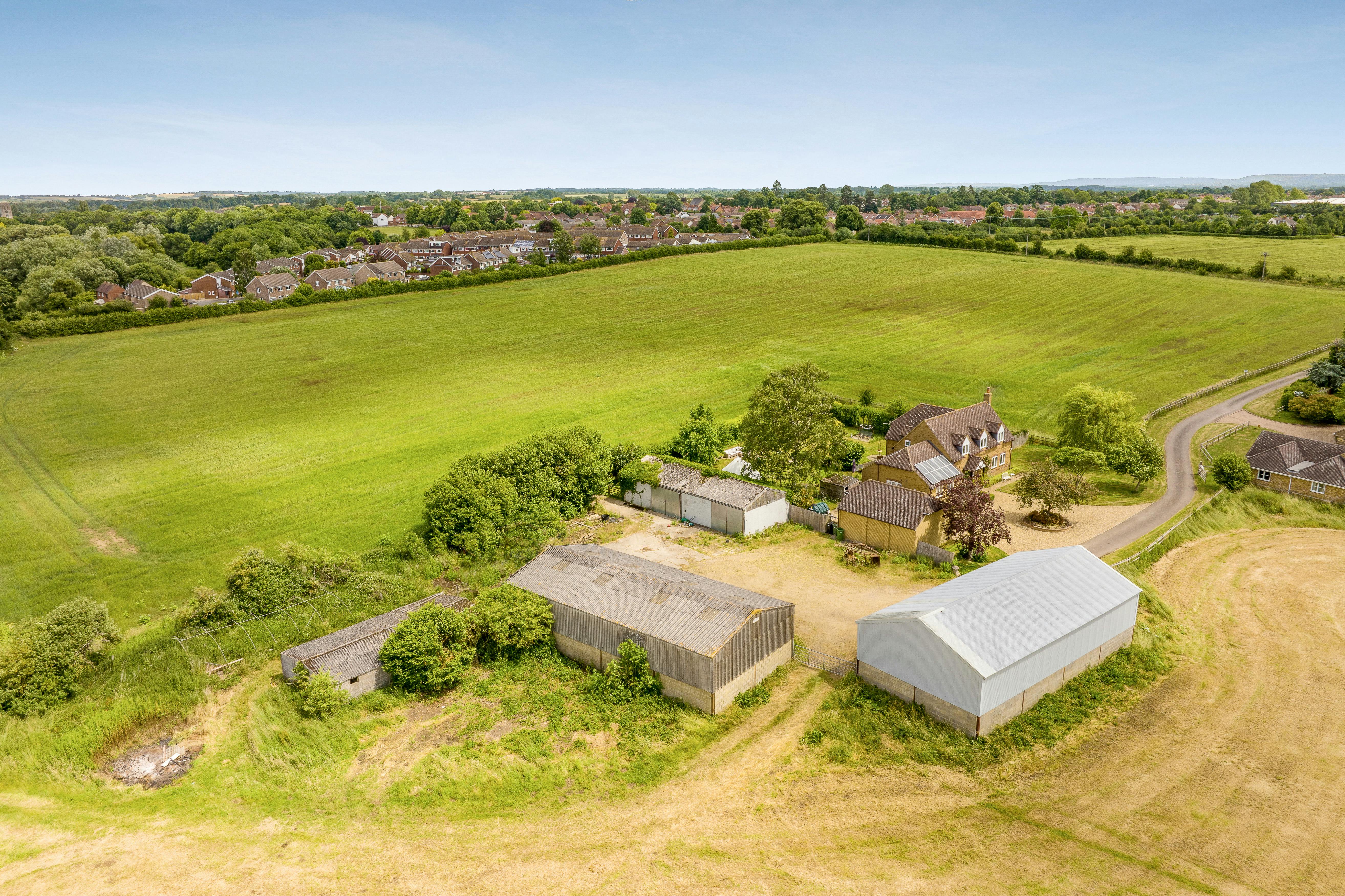 Bates Leys Farm, Thame, Land / Residential For Sale - AERIAL SW NE.jpg