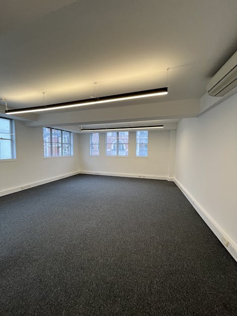 69 Wigmore Street, London, Office To Let - IMG_2910.JPG