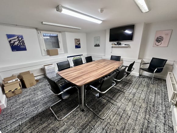 Adelaide House, Thame, Office / Other / Retail To Let - IMG_9318.jpeg