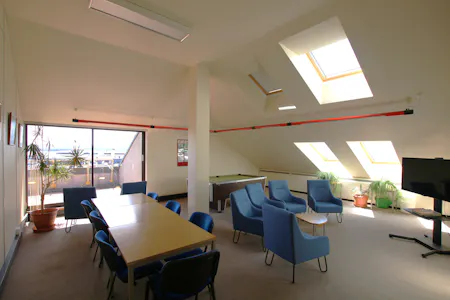 First Floor, Portcullis House, Poole, Office To Let - IMG_5400.JPG
