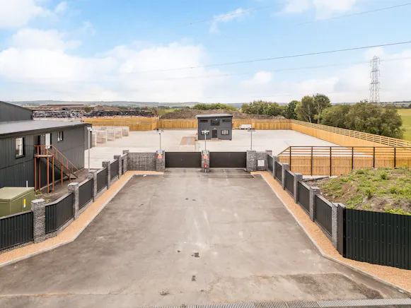 Overtown Road, Newmains To Let - Front Gate.jpg