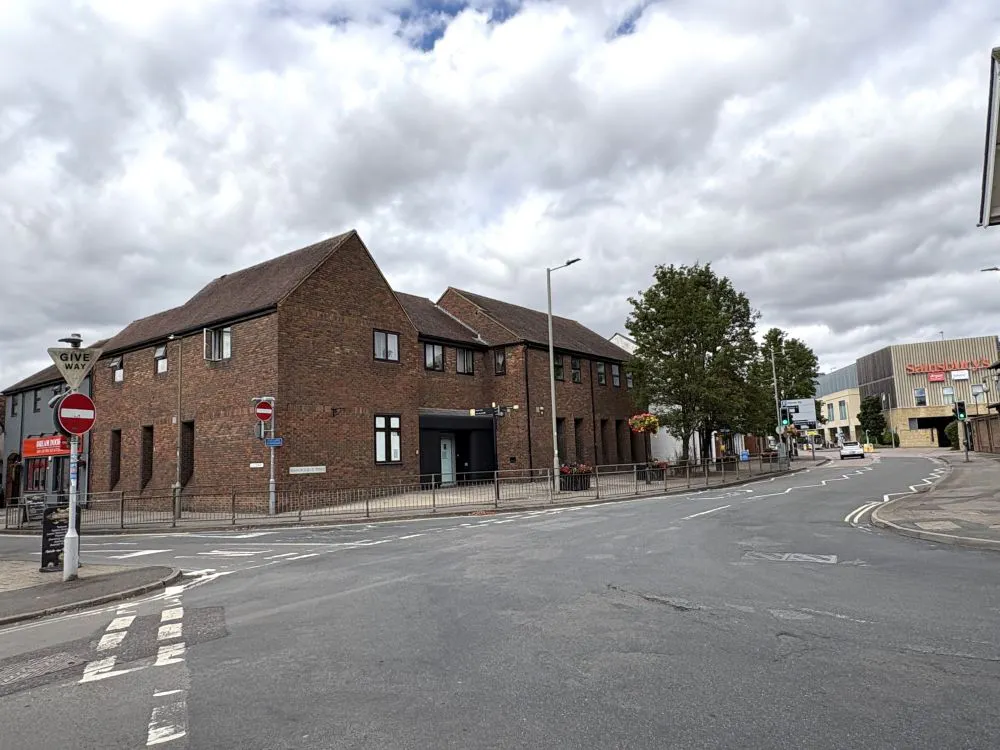 1-7 Manorsfield Road, Bicester, Office / Retail To Let - IMG_0257.jpg