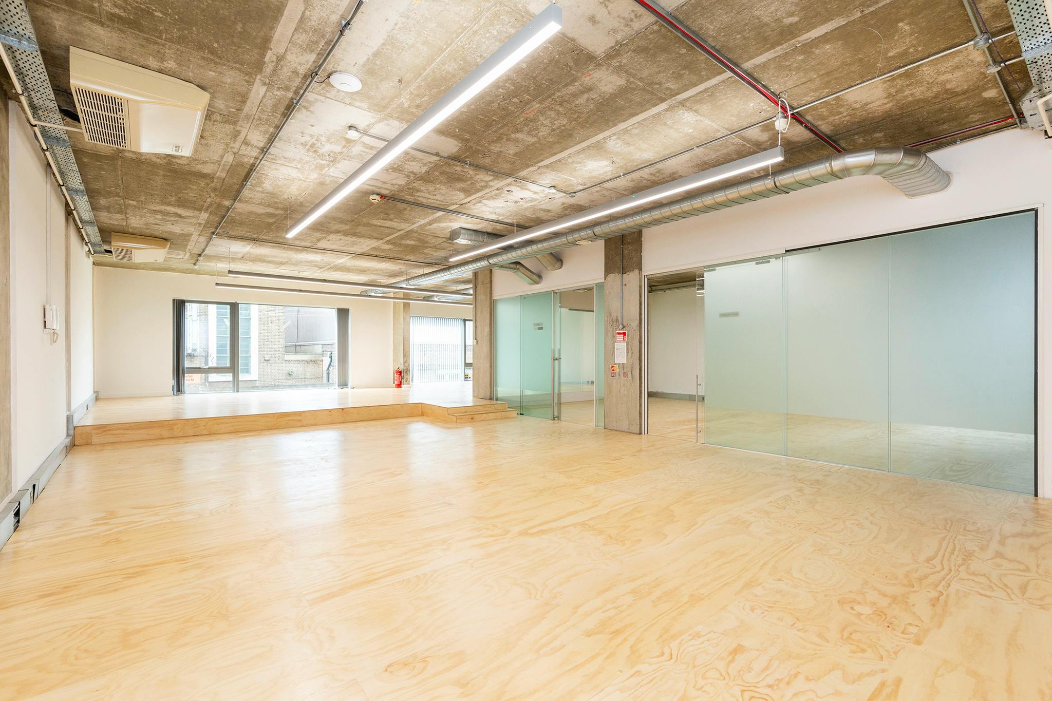 Office in London - photo 4