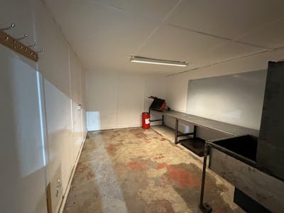 Unit 3, 215 Strathclyde Street, Glasgow, Industrial/Logistics To Let - Unit 3 Sketchley indust - 003.jpg