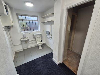 581-585 Wilbraham Road, Manchester, Retail To Let - 20251112_134210.jpg