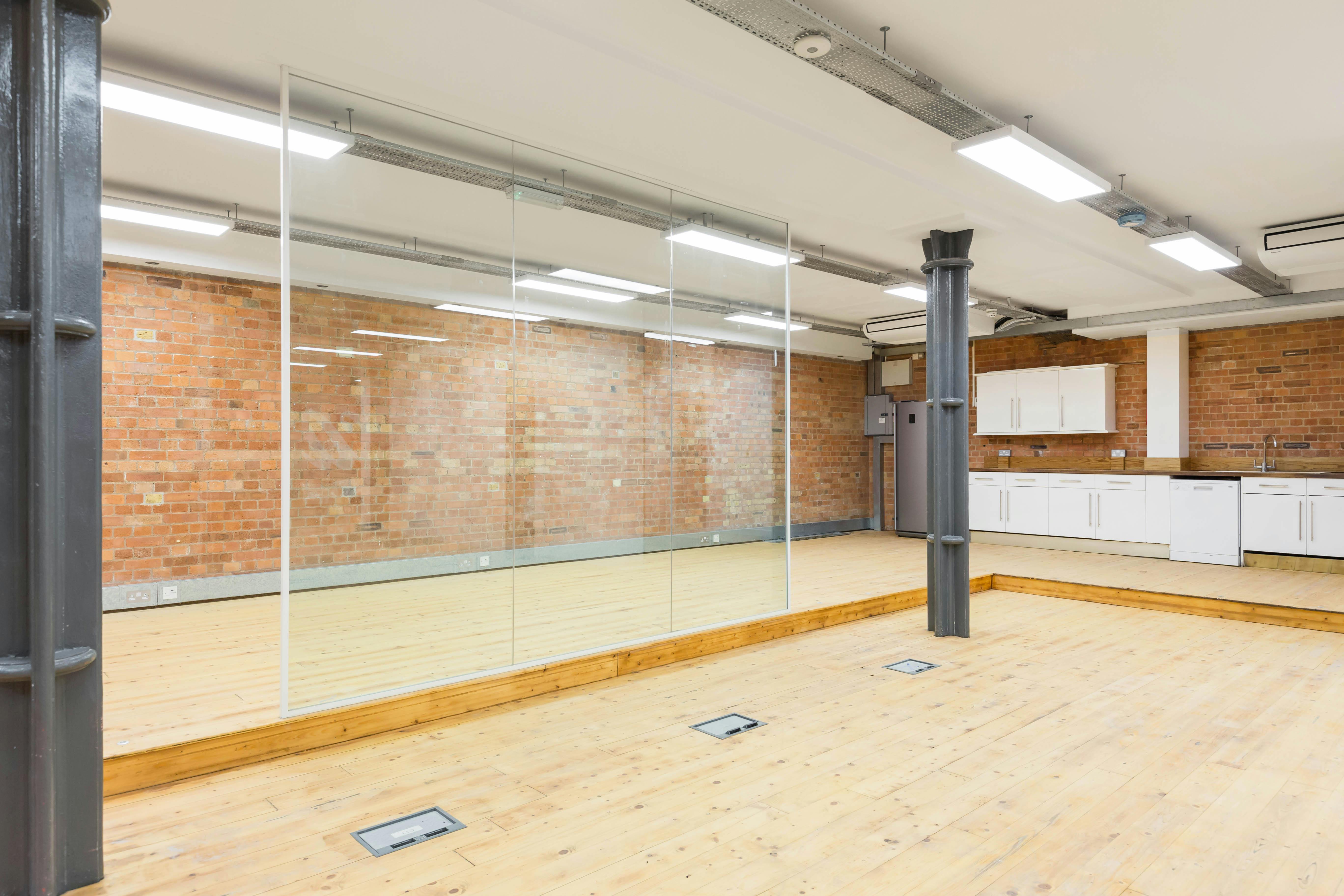 Office in London - photo 4