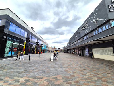 2 Warren Street, Stockport, Retail To Let - 20250624_153142.jpg