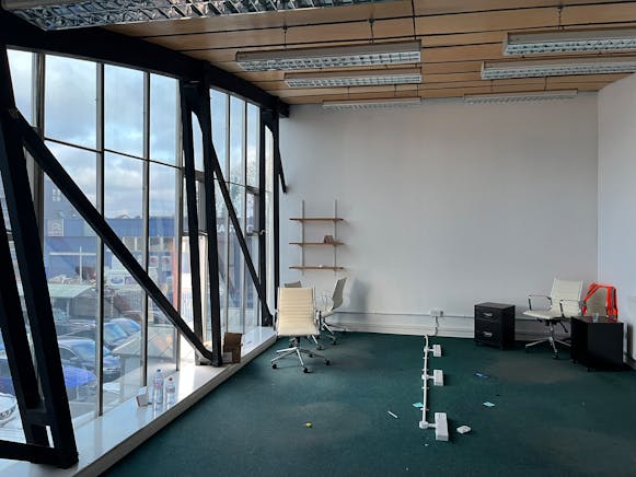 2C Tomo Industrial Estate, Uxbridge, Industrial To Let - 2C Tomo - FF Office.jpg