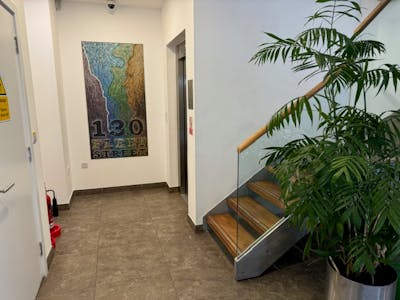 130 Fleet Street, London, Office To Let - Gnd entrance hall