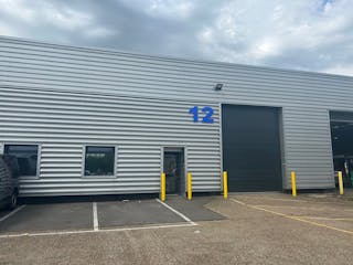 Unit 12, Bilton Industrial Estate, Bracknell, Industrial To Let - 2.jpg