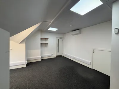 222-224 Nantwich Road, Crewe, Office / Retail To Let / For Sale - Second floor office