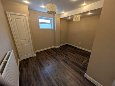 Ivy Lodge, Portsmouth Road, Milford, Retail To Let - 1000064610.jpg