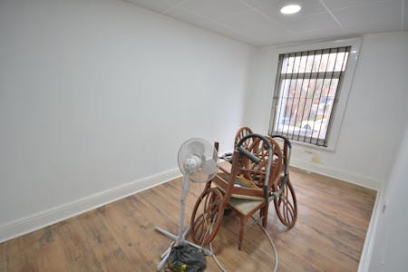 175 Rochdale Road, Bury, Office To Let - CSC_0060.JPG