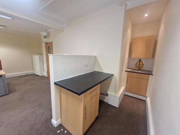 Suite 4 Crown House, Hartley Wintney, Office To Let - Pic9CH414082025.jpg