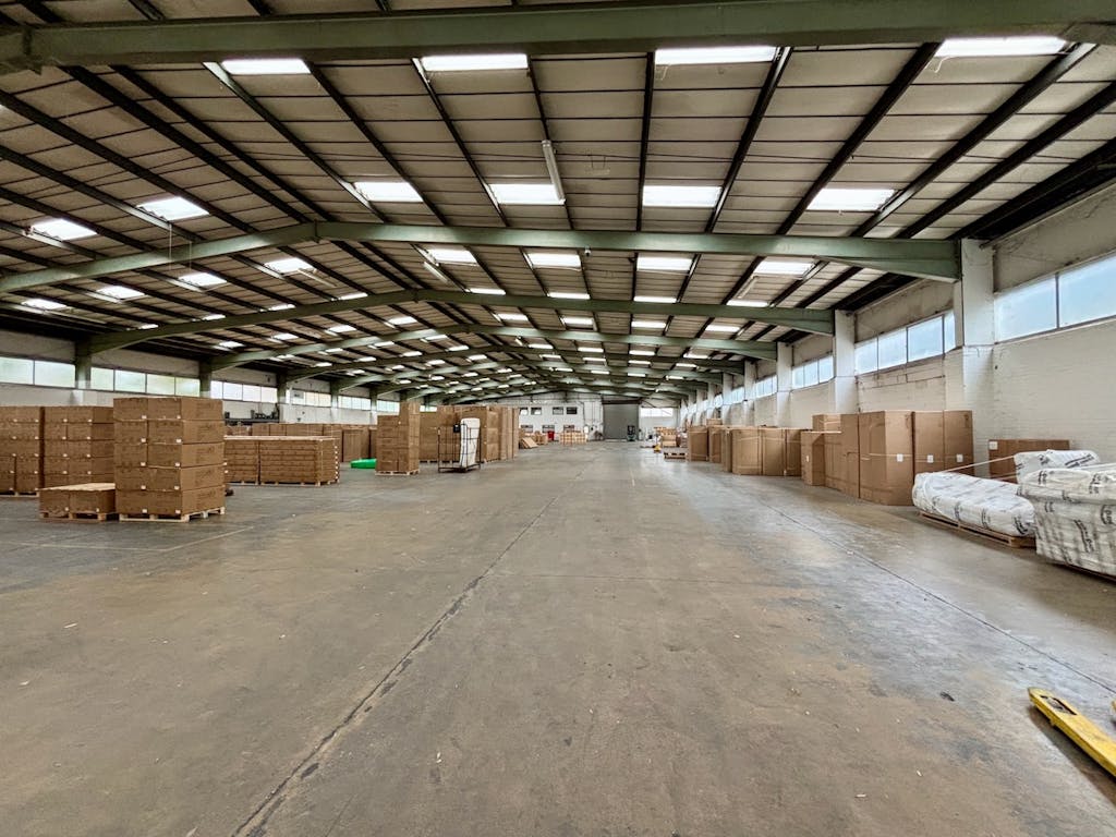 15 16 Albone Way Biggleswade Warehouse internal 2
