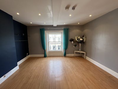 20 Market Place, Knaresborough, Retail To Let - IMG_2428.jpeg