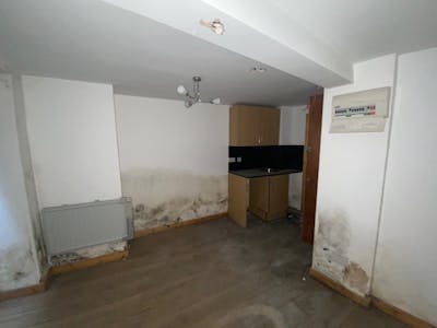 67 Plumstead High Street, London, Leisure To Let - Image 15.jpg