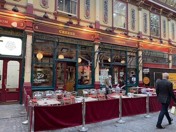 Units 4-5 (Subject to Vacant Possession), Leadenhall Market, London, Cafe / Retail To Let - df7318ead1a14f00afe2bec23e8772d8.JPG
